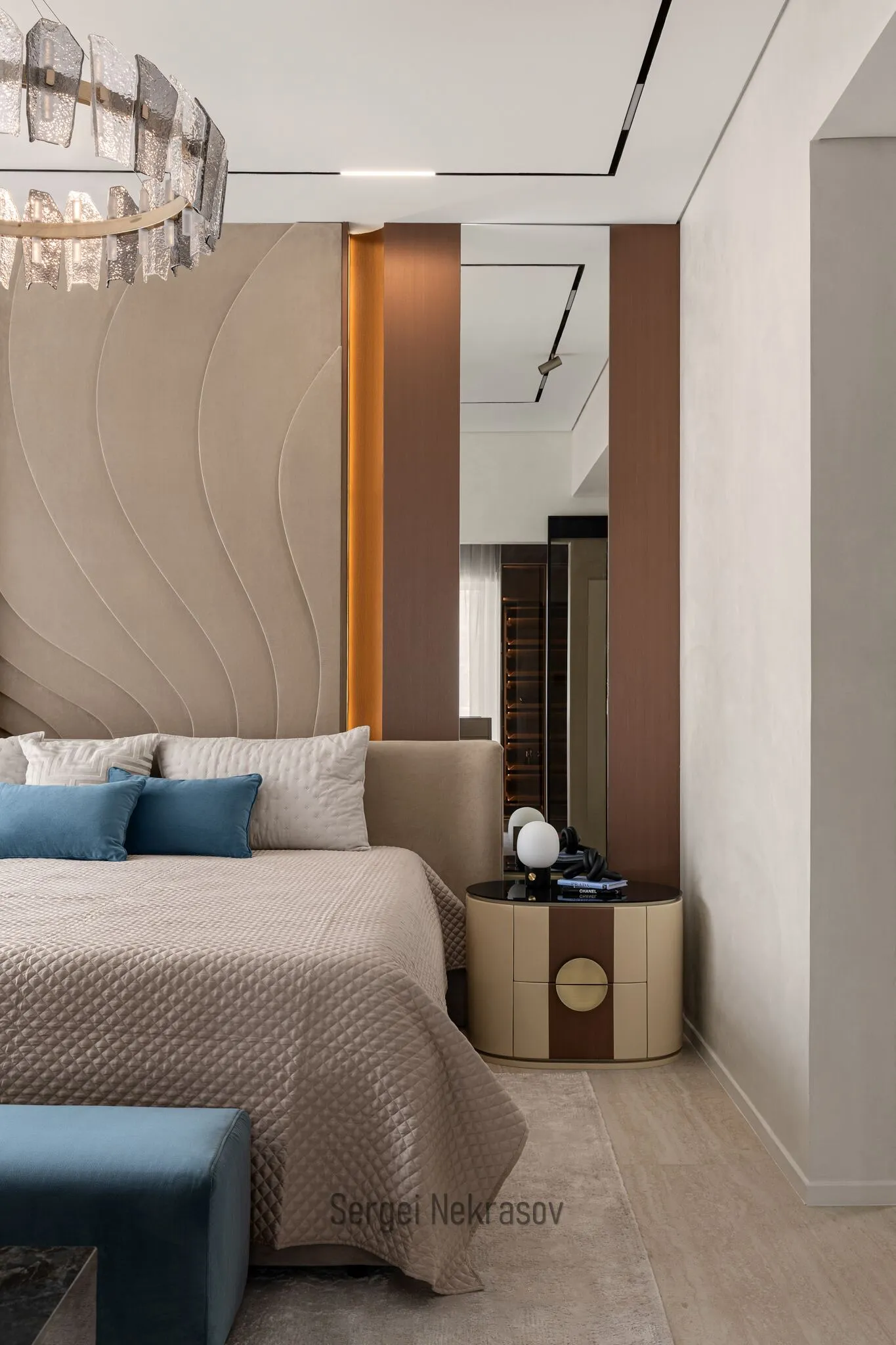 Home Page – interior photo 6
